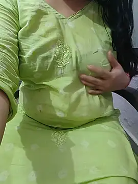Snapshot of roshni_agrawal0 chatting on 06-26-26, 06:01 roshni agrawal0 online show from 06-26-26, 06:01