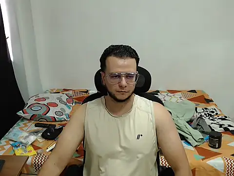 cloudsxxx online show from 04-01-26, 04:04