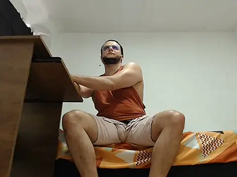 Snapshot of cloudsxxx chatting on 05-02-26, 05:40 cloudsxxx online show from 05-02-26, 05:40