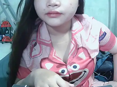 Snapshot of Lily3322 chatting on 02-22-26, 11:03 Lily3322 online show from 02-22-26, 11:03