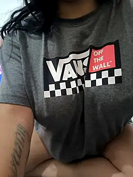 Snapshot of jojo_surfistinha89 chatting on 09-28-25, 04:23 jojo surfistinha89 online show from 09-28-25, 04:23