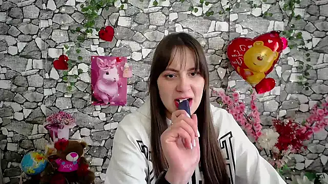 Amanda Bright  online show from 02-11-26, 11:26