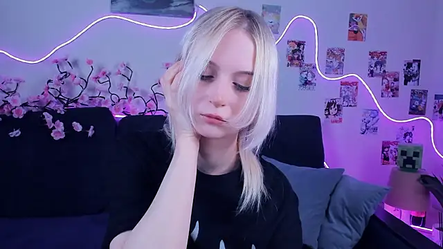 Snapshot of Megan--chan chatting on 01-17-26, 05:49 Megan--chan online show from 01-17-26, 05:49