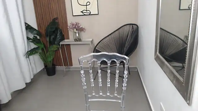 Lia Mar  online show from 12-21-25, 11:06