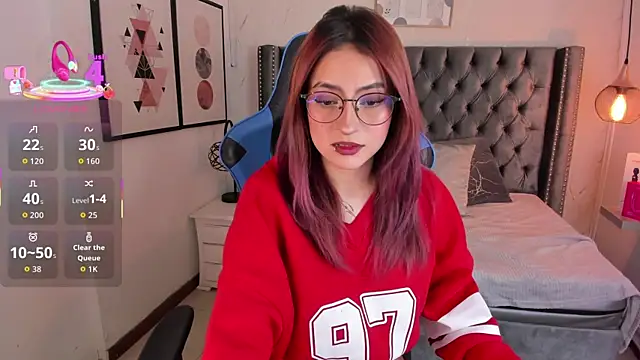 Lily Fleming online show from 09-22-25, 08:11