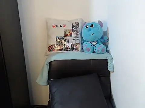 Snapshot of Stormyyy_hot chatting on 11-15-25, 03:37 Stormyyy hot online show from 11-15-25, 03:37