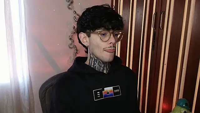 Mihail leroy online show from 12-19-25, 08:05