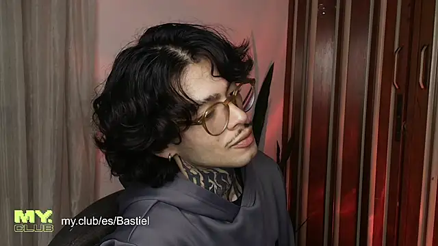 Mihail leroy online show from 04-18-26, 01:20