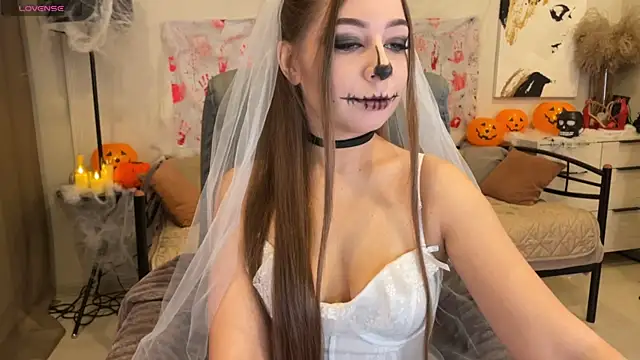 Snapshot of Yummy_Jane chatting on 10-27-25, 01:20 Yummy Jane online show from 10-27-25, 01:20