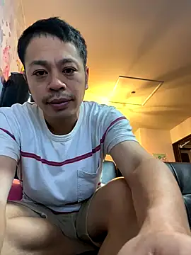 Snapshot of muut1215 chatting on 10-20-25, 03:56 muut1215 online show from 10-20-25, 03:56