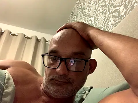 Snapshot of halfcastlad chatting on 09-24-25, 08:56 halfcastlad online show from 09-24-25, 08:56