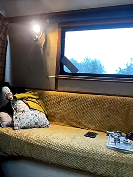 Snapshot of ladyboatlady chatting on 10-03-25, 06:32 ladyboatlady online show from 10-03-25, 06:32