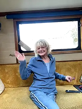 Snapshot of ladyboatlady chatting on 11-17-25, 09:48 ladyboatlady online show from 11-17-25, 09:48