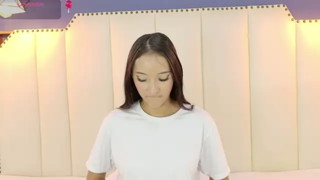 SamantaKane online show from 12-18-25, 04:51