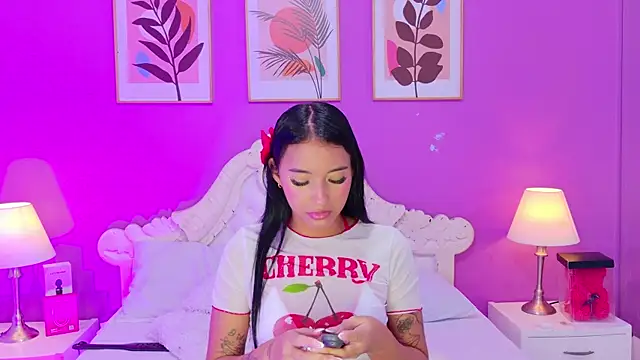 Snapshot of SamantaKane chatting on 02-14-26, 04:09 SamantaKane online show from 02-14-26, 04:09