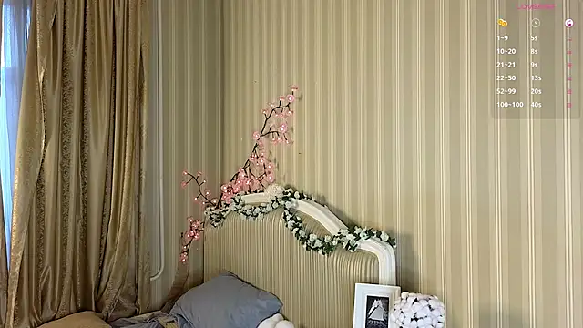 Snapshot of Juuulia_ chatting on 03-28-26, 03:00 Juuulia online show from 03-28-26, 03:00