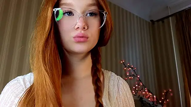 Snapshot of Juuulia_ chatting on 06-27-26, 02:23 Juuulia online show from 06-27-26, 02:23