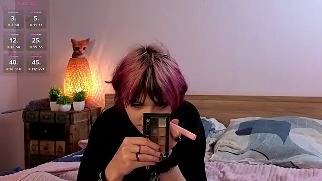 Snapshot of TaiteBeat chatting on 11-12-25, 05:57 TaiteBeat online show from 11-12-25, 05:57