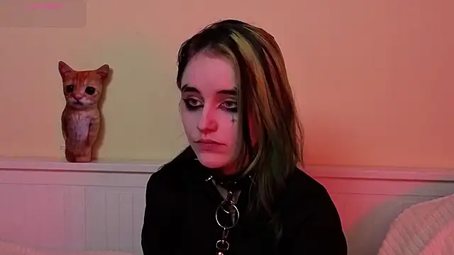 Snapshot of PortiaHedge chatting on 09-22-25, 06:21 PortiaHedge online show from 09-22-25, 06:21