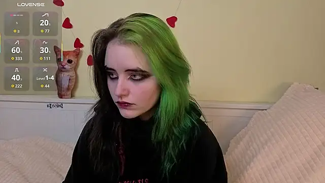 Snapshot of PortiaHedge chatting on 09-25-25, 06:22 PortiaHedge online show from 09-25-25, 06:22