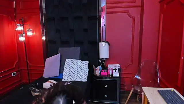 bellarivera  online show from 03-25-26, 04:24