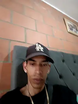 Snapshot of briamhoconor_xh chatting on 11-13-25, 07:35 briamhoconor xh online show from 11-13-25, 07:35