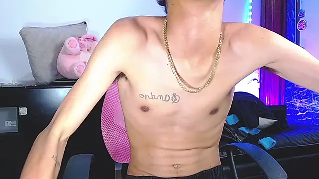 Snapshot of briamhoconor_xh chatting on 11-23-25, 12:10 briamhoconor xh online show from 11-23-25, 12:10