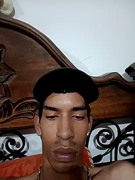 Snapshot of briamhoconor_xh chatting on 11-30-25, 12:03 briamhoconor xh online show from 11-30-25, 12:03