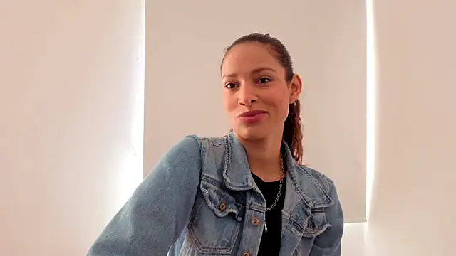 SofiaDelicia online show from 12-21-25, 03:41