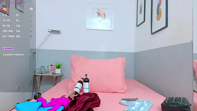 cutepetitee online show from 09-20-25, 07:48