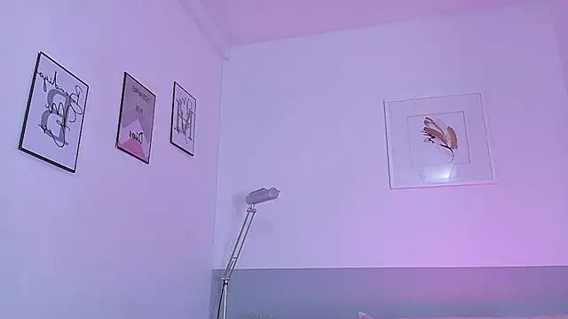 cutepetitee online show from 05-20-26, 07:42