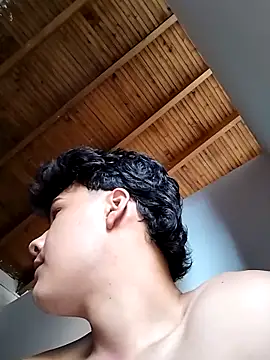 Snapshot of dani_titan320 chatting on 11-09-25, 08:40 dani titan320 online show from 11-09-25, 08:40