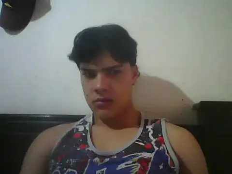 Snapshot of dani_titan320 chatting on 11-29-25, 04:43 dani titan320 online show from 11-29-25, 04:43