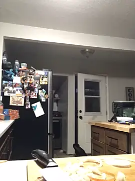 Snapshot of silverbay-456 chatting on 10-15-25, 01:39 silverbay-456 online show from 10-15-25, 01:39