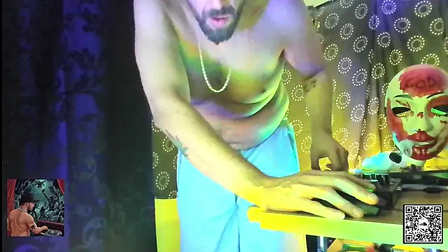 Snapshot of DjDiCKmannOnE chatting on 10-14-25, 07:47 DjDiCKmannOnE online show from 10-14-25, 07:47