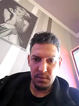 Snapshot of ARTANIS20 chatting on 09-22-25, 12:34 ARTANIS20 online show from 09-22-25, 12:34