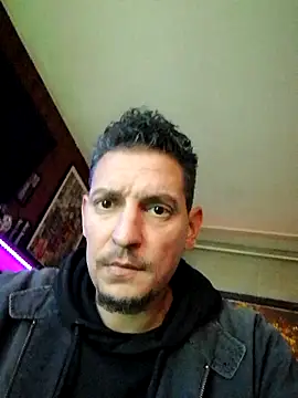 Snapshot of ARTANIS20 chatting on 09-25-25, 01:31 ARTANIS20 online show from 09-25-25, 01:31