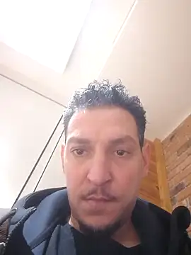 Snapshot of ARTANIS20 chatting on 10-26-25, 05:41 ARTANIS20 online show from 10-26-25, 05:41