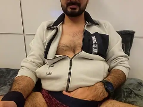 Snapshot of mlove902 chatting on 12-21-25, 07:43 mlove902 online show from 12-21-25, 07:43