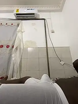 Snapshot of Atta-esi chatting on 11-18-25, 12:16 Atta-esi online show from 11-18-25, 12:16