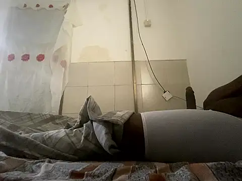 Snapshot of Atta-esi chatting on 12-20-25, 09:05 Atta-esi online show from 12-20-25, 09:05