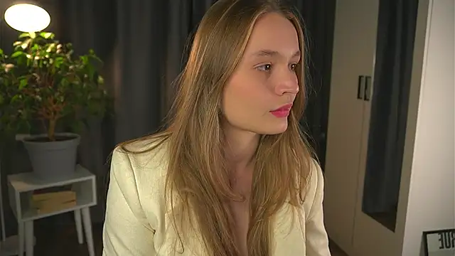 Snapshot of lisa_schiele chatting on 10-03-25, 08:17 lisa schiele online show from 10-03-25, 08:17