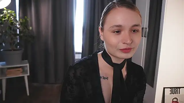 Snapshot of lisa_schiele chatting on 10-14-25, 05:19 lisa schiele online show from 10-14-25, 05:19