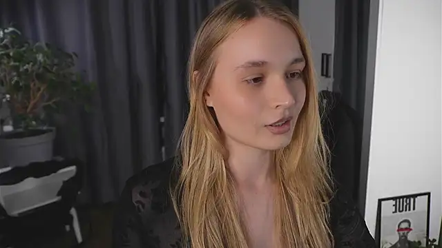 Snapshot of lisa_schiele chatting on 10-21-25, 08:20 lisa schiele online show from 10-21-25, 08:20