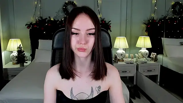 MarySparkle online show from 12-17-25, 03:34