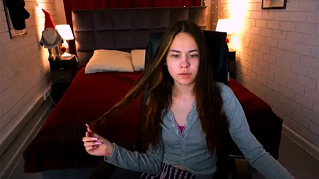 Snapshot of UliaNeer chatting on 04-23-26, 12:29 UliaNeer online show from 04-23-26, 12:29