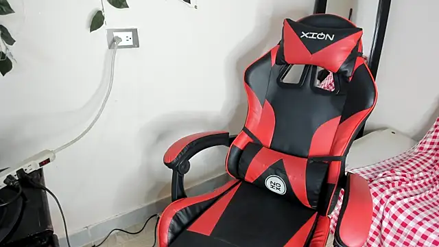 Snapshot of axel_rousse2 chatting on 11-18-25, 11:15 axel rousse2 online show from 11-18-25, 11:15