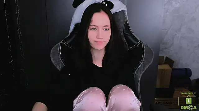 Snapshot of zaebali_ chatting on 11-23-25, 02:33 zaebali online show from 11-23-25, 02:33