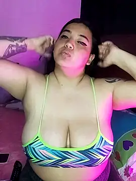 Snapshot of kittenFreyja_ chatting on 09-11-25, 01:06 kittenFreyja online show from 09-11-25, 01:06