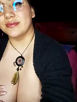 Snapshot of kittenFreyja_ chatting on 10-10-25, 10:31 kittenFreyja online show from 10-10-25, 10:31